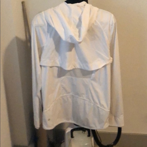 Like new lululemon hooded white nylon zip up sz 10 - Picture 2 of 2